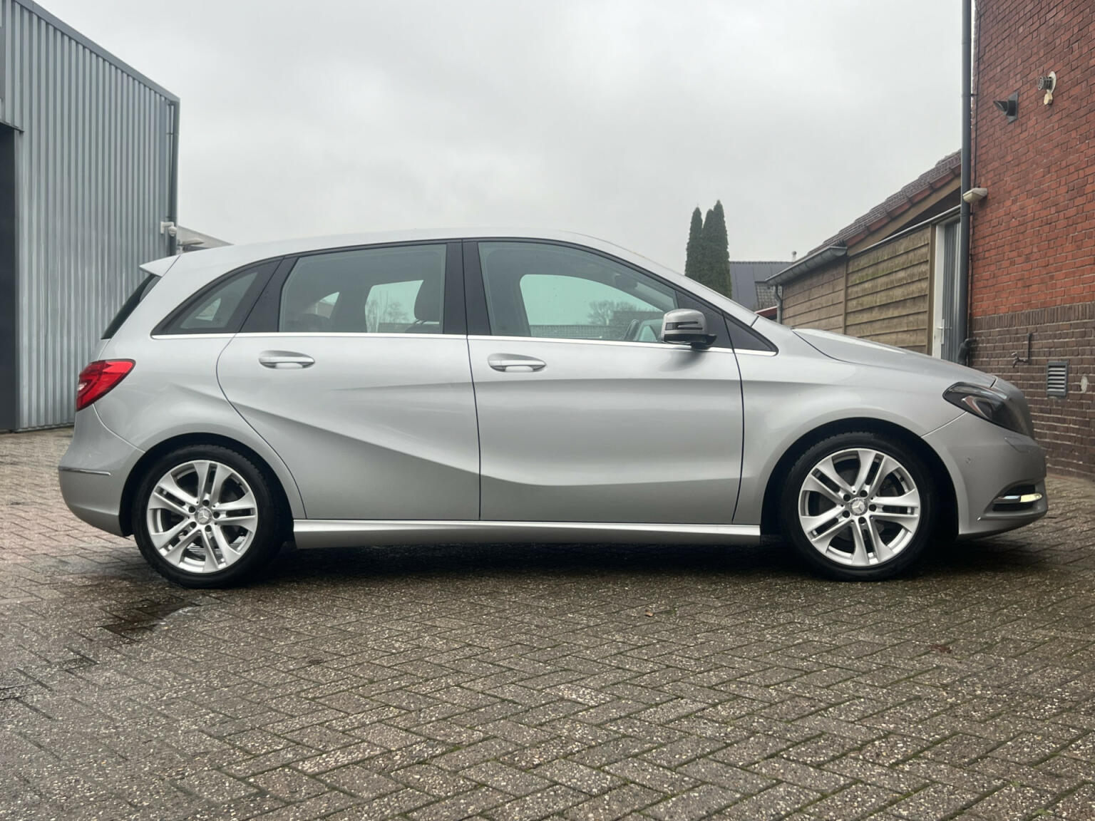 Mercedes-Benz-B-Klasse-7